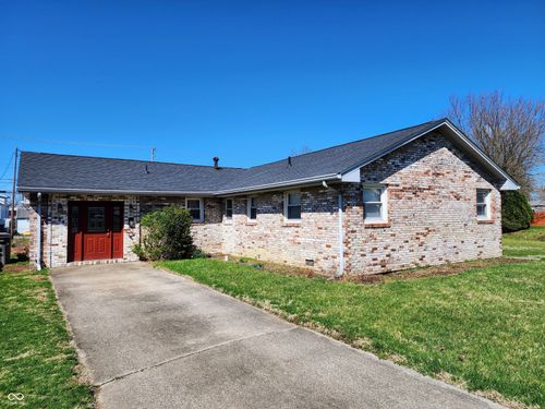 928 S Walnut St, Seymour, IN, 47274-2928 | Card Image