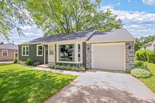 610 S 2nd St, West Dundee, IL, 60118-2806 | Card Image