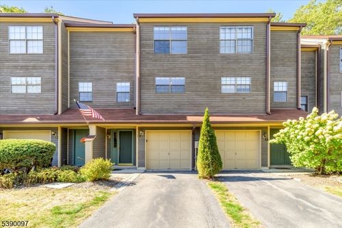 apt-e-52 Beacon Hill Rd, West Milford, NJ, 07480-1257 | Card Image