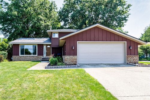 841 Substation Rd, Brunswick, OH, 44212-1903 | Card Image