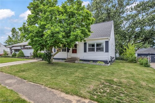 5244 W 150th St, Brook Park, OH, 44142-1735 | Card Image
