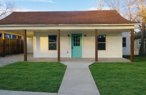 811 W Day Street, Denison, TX, 75020 | Card Image