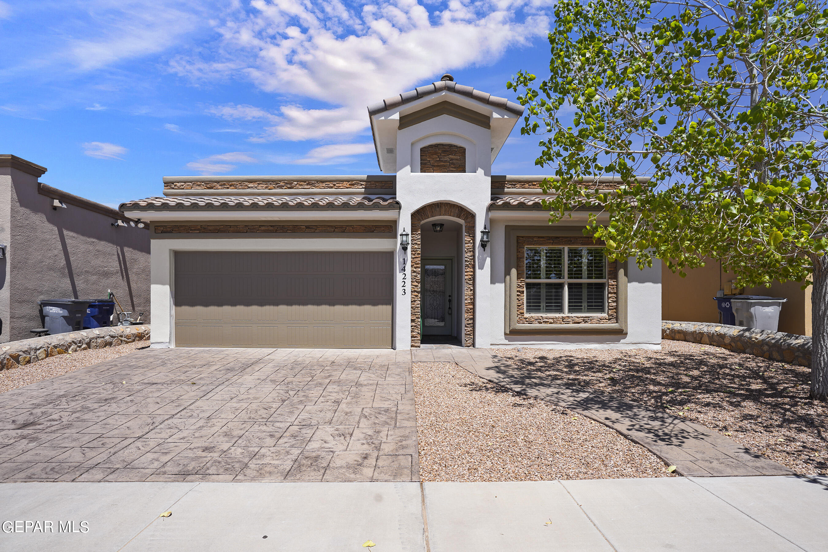 Rattler Point Dr, El Paso, TX 79938