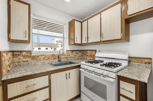 apt-13-2799 E 4th Ave, Hialeah, FL, 33013-3202 | Card Image