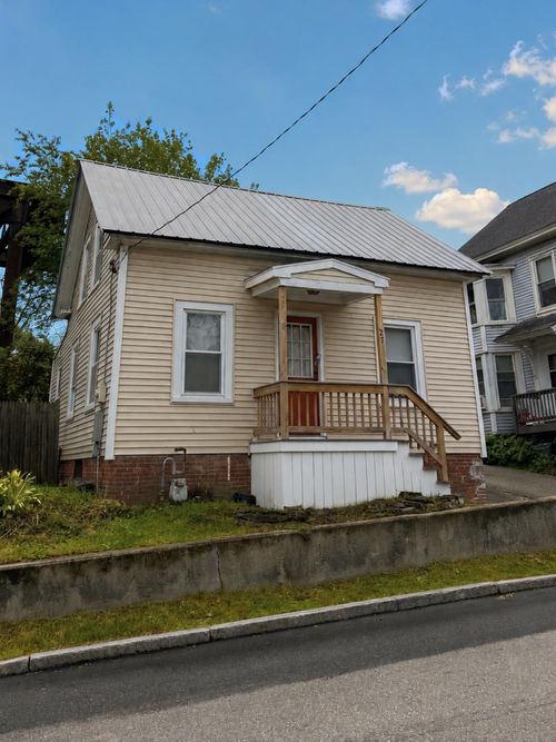 27 Pierce Street, Dover, NH, 03820 | Card Image