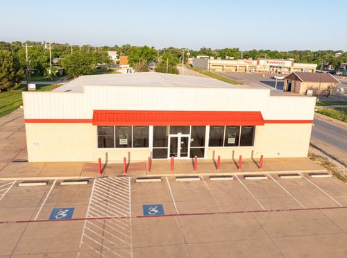 1106 Conrad Hilton Blvd, Cisco, TX, 76437-3835 | Card Image
