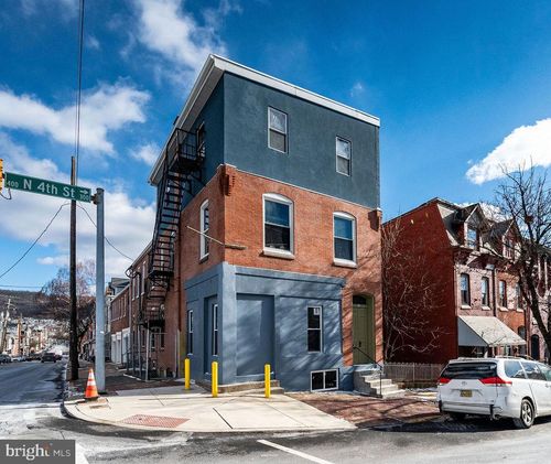 353 N 4th St, Reading, PA, 19601-3216 | Card Image