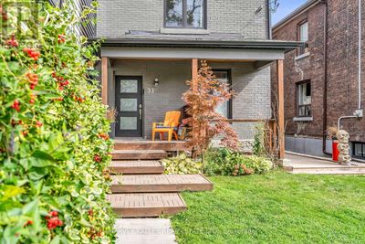 33 Edwin Ave, House other with 7 bedrooms, 10 bathrooms and null parking in Toronto ON | Image 2