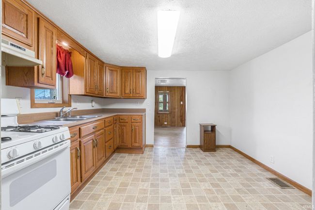 8763 E Backwater Rd, House other with 2 bedrooms, 2 bathrooms and null parking in North Webster IN | Image 8