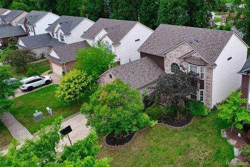 1387 Hartland Dr, Troy, MI, 48083-5453 | Card Image