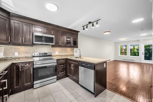 201-423 8th St, New Westminster, BC, V3M3R5 | Card Image