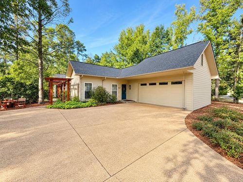 943 N 8th Ave., Amory, MS, 38821 | Card Image