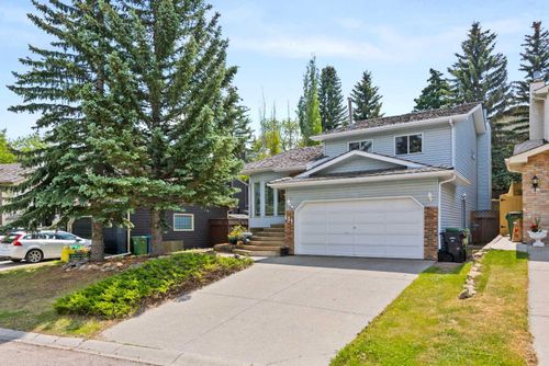 131 Stratton Cres Sw, Calgary, AB, T3H1T7 | Card Image