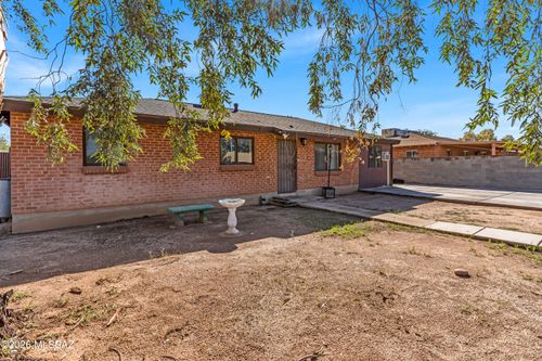 2201 S March Place, Tucson, AZ, 85713 | Card Image