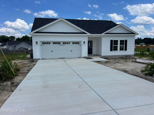 100 Dole Ct, Richlands, NC, 28574-6414 | Card Image