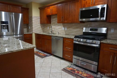 160 Vasser Dr, Piscataway, NJ, 08854-6627 | Card Image