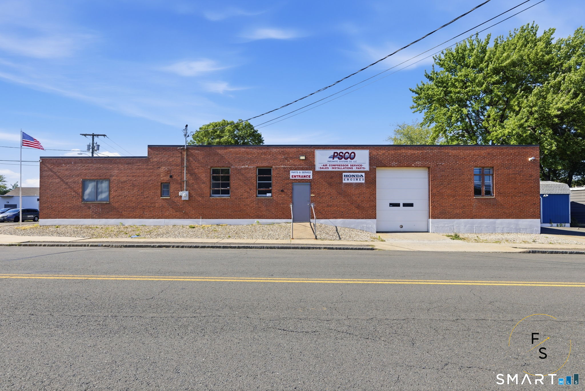 64 Cody St, West Hartford, CT 06110