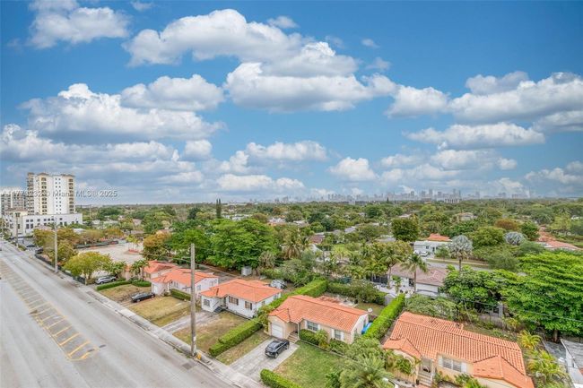 APT-718 - 2030 S Douglas Rd, Condo with 2 bedrooms, 2 bathrooms and null parking in Coral Gables FL | Image 16