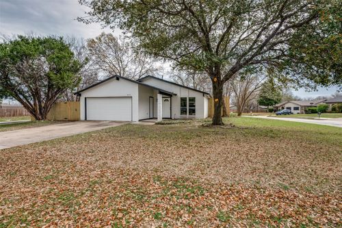 845 Willow Cir N, Burleson, TX, 76028-5261 | Card Image