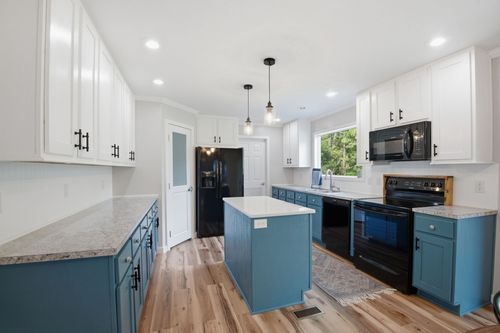 1850 Little Bartons Creek Rd, Cumberland Furnace, TN, 37051-4727 | Card Image
