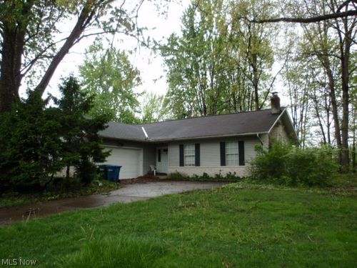 8454 Glenbrook Drive, Olmsted Falls, OH, 44138 | Card Image