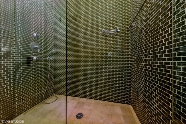 APT-2 - 3256 N Lakewood Ave, Condo with 3 bedrooms, 2 bathrooms and null parking in Chicago IL | Image 12