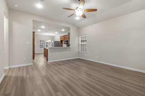 731 W Morton St, Denison, TX, 75020-2215 | Card Image