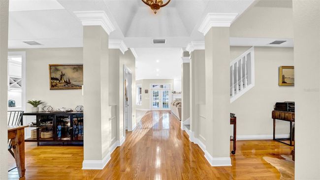 Front Entry | Image 9