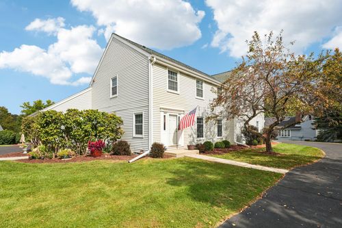 12533 N Woodberry Dr, Mequon, WI, 53092-2416 | Card Image