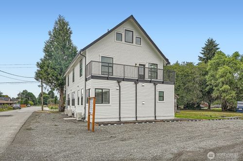 201-31628 W Commercial St, Carnation, WA, 98014-7642 | Card Image