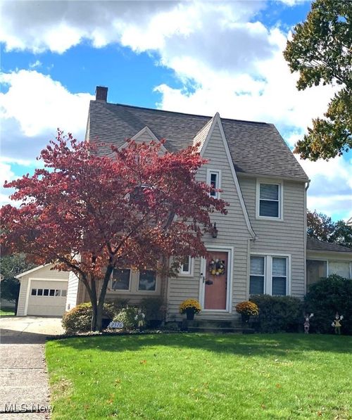 2376 Wyandotte Ave, Cuyahoga Falls, OH, 44223-1049 | Card Image