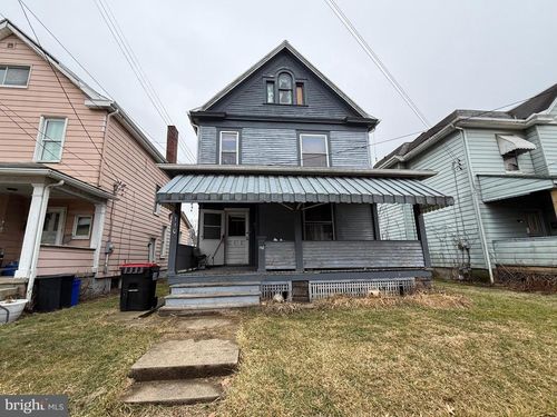 110 Richlieu Ave, New Castle, PA, 16101-3560 | Card Image