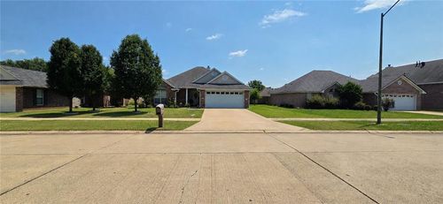5807 Gold Crest Dr, Bossier City, LA, 71112-8811 | Card Image