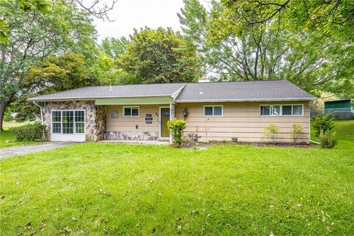 95 Castle Rd, Rochester, NY, 14623-4017 | Card Image