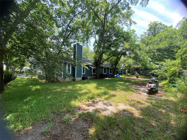 View of yard | Image 4