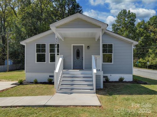 3204 Amay James Ave, Charlotte, NC, 28208-7106 | Card Image