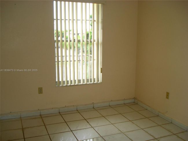 APT-206 - 5755 W 20 Th Ave, Condo with 2 bedrooms, 2 bathrooms and null parking in Hialeah FL | Image 11