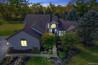 12538 Fall River Drive, Home with 4 bedrooms, 2 bathrooms and null parking in Green Oak Twp MI | Image 3