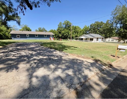 208 Miller St, Mount Vernon, TX, 75457-2711 | Card Image