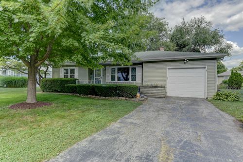 515 S Park Dr, Chesterton, IN, 46304-2937 | Card Image