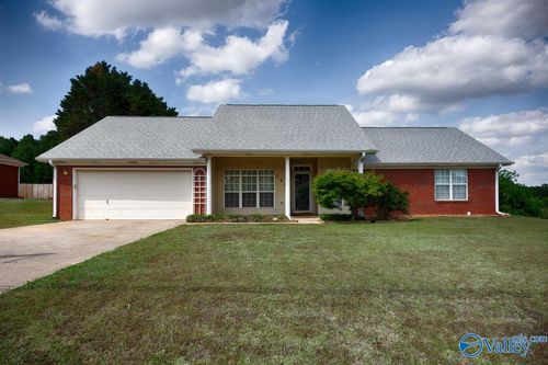 135 Crossing Blvd, Meridianville, AL, 35759-1641 | Card Image