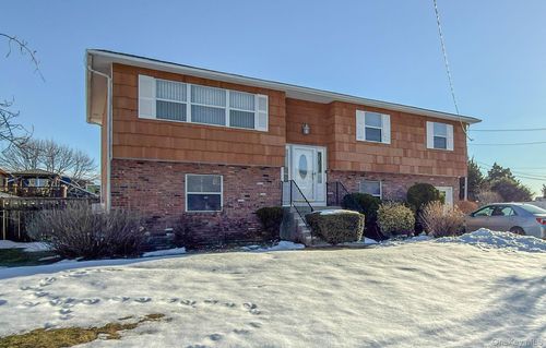 40 E Lincoln Ave, Massapequa, NY, 11758-7741 | Card Image