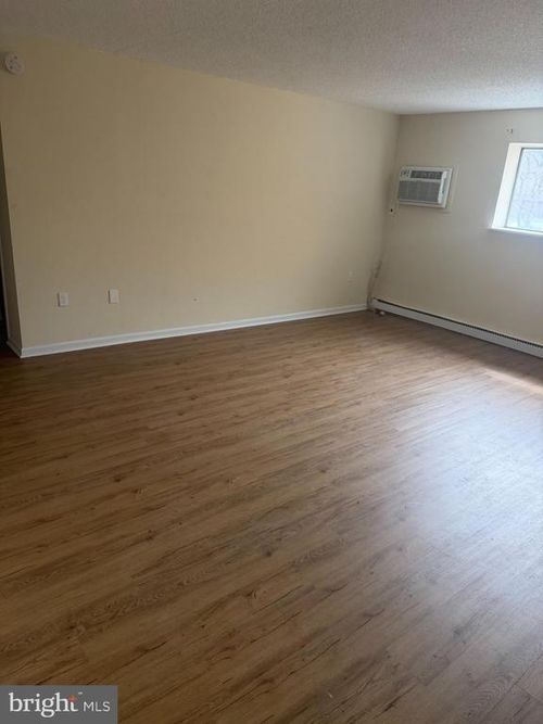 unit-32k-400 Glendale Rd, HAVERTOWN, PA, 19083-3149 | Card Image