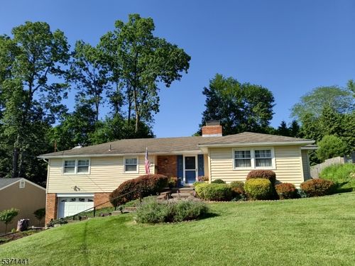 13 Wallkill Rd, Sparta, NJ, 07871-2224 | Card Image