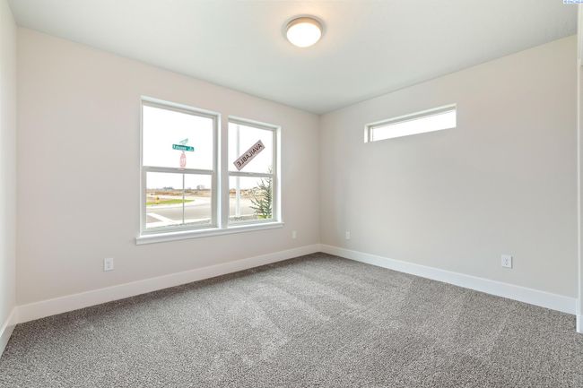 10402 Kokanee Dr, House other with 3 bedrooms, 2 bathrooms and 3 parking in Pasco WA | Image 9
