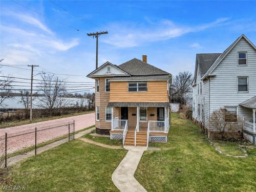 1476 W 107th St, Cleveland, OH, 44102-2402 | Card Image