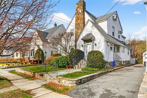 14 Columbia Pl, Mount Vernon, NY, 10552-1203 | Card Image