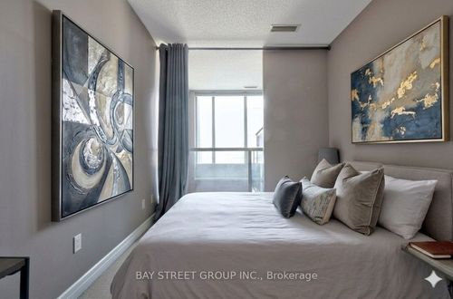 3-1 Avondale Ave, North York, ON, M2N7J1 | Card Image