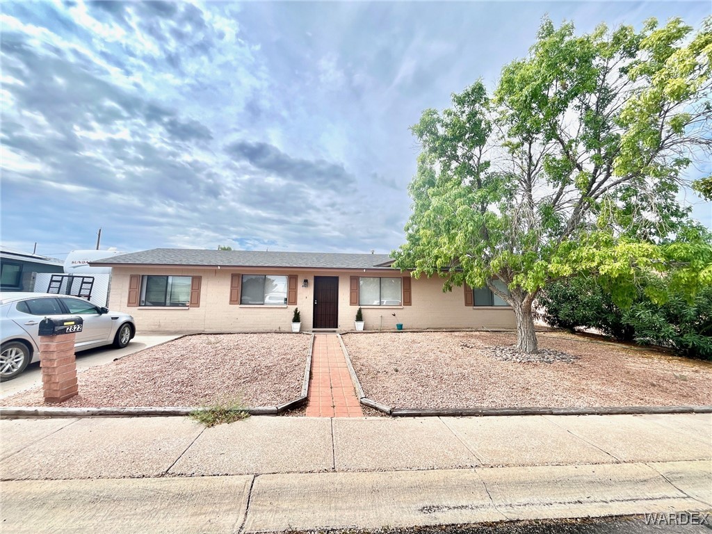 Karen Ave, Kingman, AZ 86401