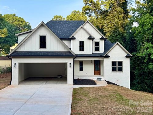 2815 1st St Nw, Hickory, NC, 28601-1381 | Card Image